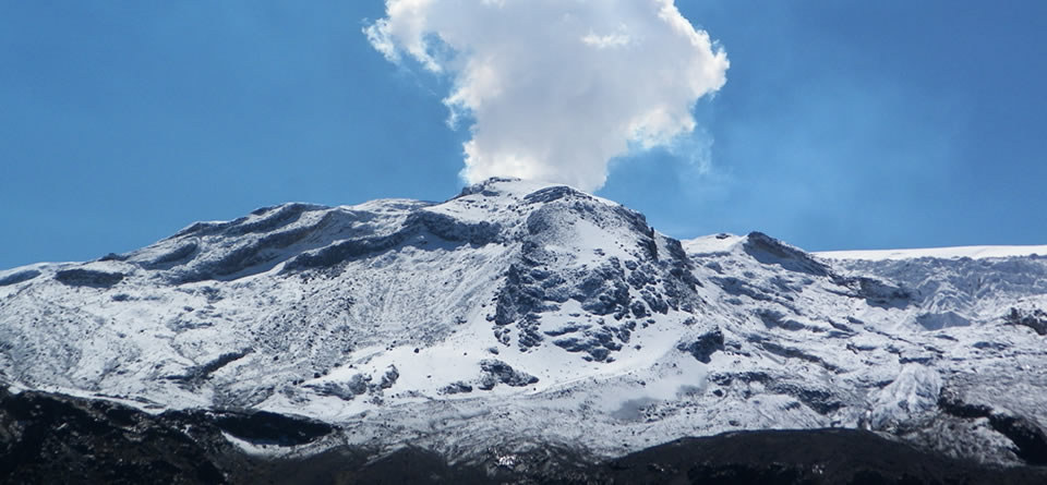 Nevado_del_Ruiz_-_Milton_H_Arias